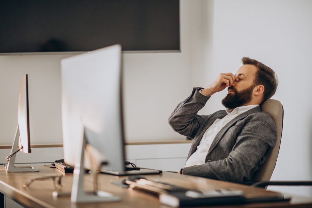 Job Change Stress? 4 Proven Tips to Navigate Career Transitions Smoothly 2 Job change stress