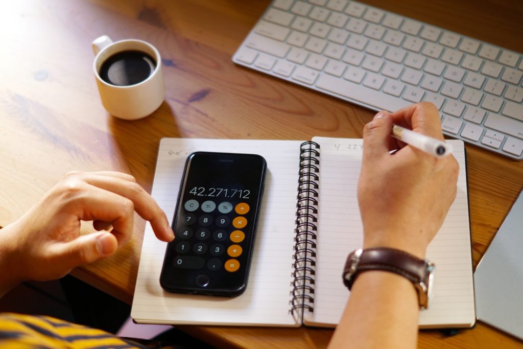 Smart Budgeting Tips to Manage Year-End Expenses Efficiently 2 smart budgeting tips